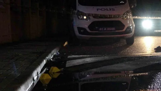 Bacağından vuruldu, otomobiline binip hastaneye gitti