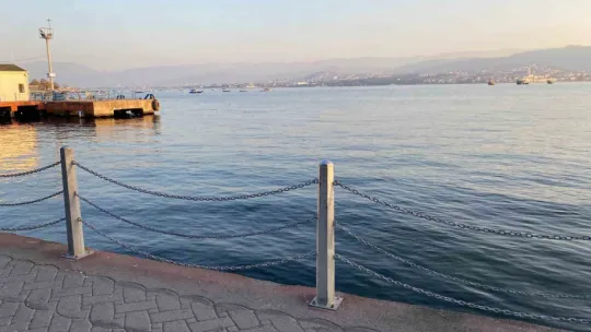 14 yaşındaki çocuk Körfez'de bağırarak denize atladı