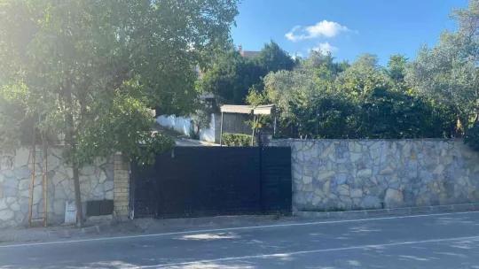 Çalıştığı villanın havuzunda can verdi