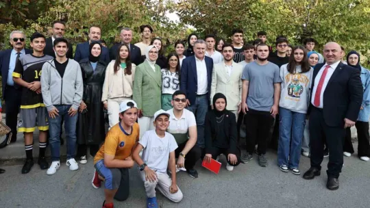Bakan Bak: Çocukları kötü alışkanlıklardan uzak tutmamız lazım