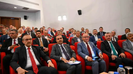 Bakan Kacır: Otomotiv ihracatının yüzde 25'ini tek başına Kocaeli gerçekleştirdi
