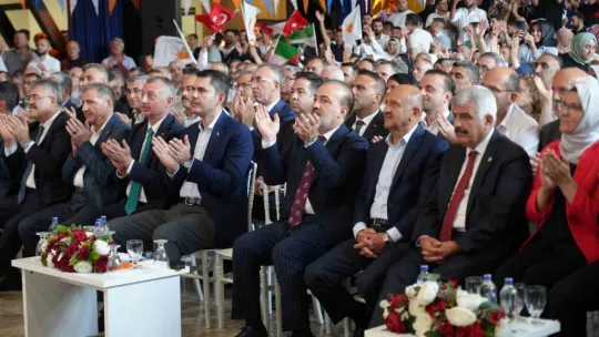 Bakan Kurum'dan CHP'ye sert eleştiri