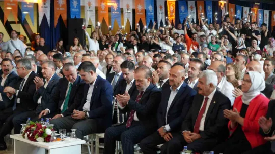 Bakan Kurum'dan CHP'ye sert eleştiri