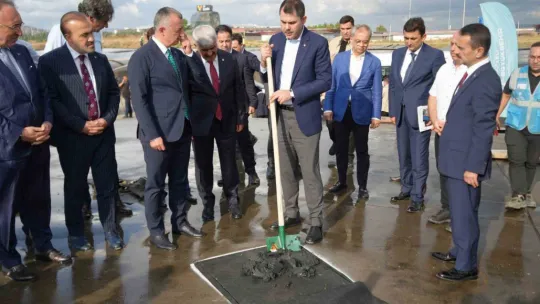 Bakan Kurum, Kocaeli'de İmamoğlu'na yüklendi