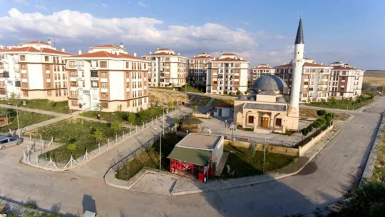Bakan Özhaseki, TOKİ'den ev ve iş yeri alanlara müjdeyi verdi