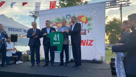 Bakan Osman Aşkın Bak: 8 milyon gencimize yüzme öğrettik