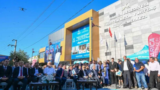 Bakan Özhaseki: İnsanların ilaç almak için eczacılara boyun büktüğü dönemleri de biliyoruz