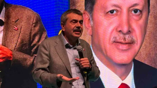 Bakan Tekin'den CHP'ye: 2008'deki gibi mi düşünüyorsunuz?