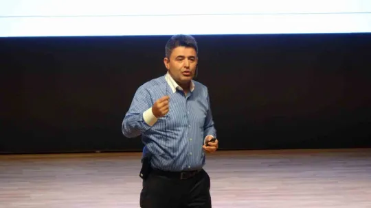 Bakan Yardımcısı Boyraz, gençlere milli hızlı treni tanıttı