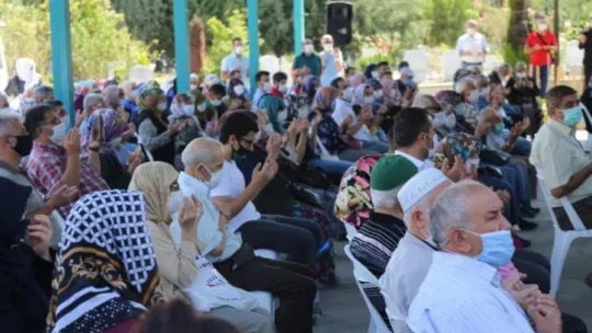 Bakan Ziya Selçuk'tan 17 Ağustos Depremi Şehitliği'ne ziyaret