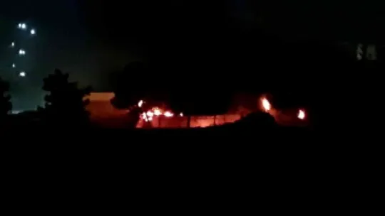Bakır fabrikası alevlere teslim oldu