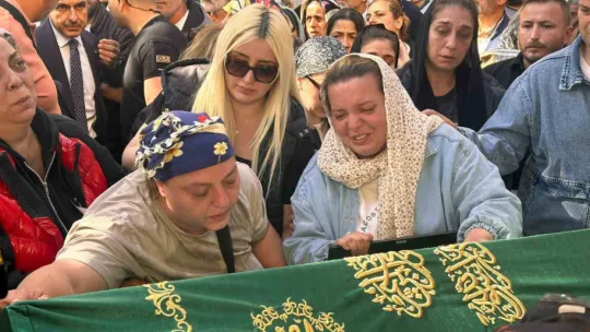 Balık Ayhan son yolculuğuna uğurlandı