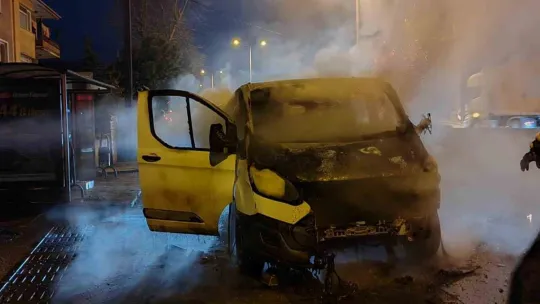 Balık yüklü araç alev topuna döndü