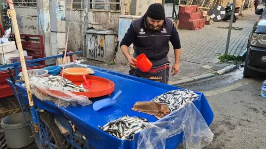 Balıkçıdan yılbaşı mesajı: Hindi değil balıkla kutlayın
