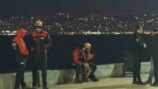 Denizde dalgıç kıyafetli erkek cesedi bulundu