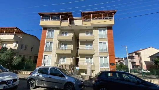 Elektrik akımına kapılan 2 kişi yaralandı