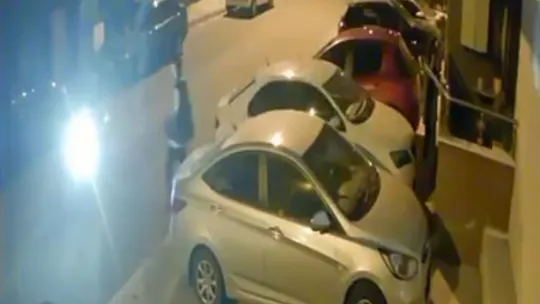 Balkonda kurumaya bırakılan kıyafetler böyle çalındı