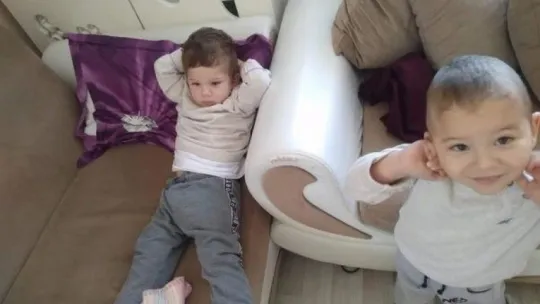 Balkondan düşerek hayatını kaybeden Hamza bebek, toprağa verildi