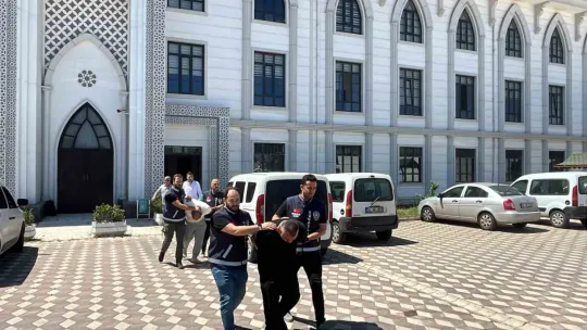 3,5 milyon liralık hırsızlık yapan zanlılar kamerada
