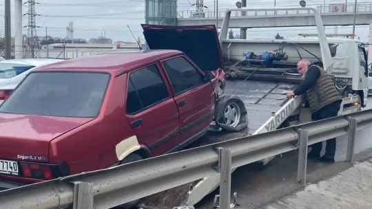 Otomobilin sürücüsü ölümden döndü