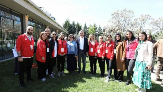 Başımızın üzerinde yeriniz var