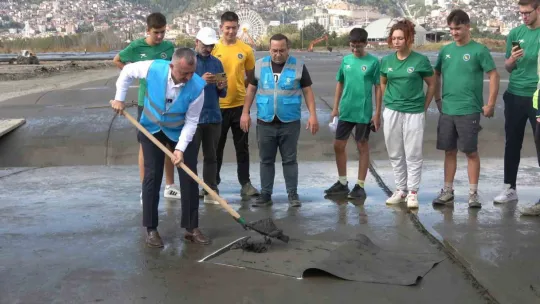 Büyükakın: Temizlik yapılmazsa Marmara Denizi'ni kaybetme riskiyle karşı karşıya kalacağız