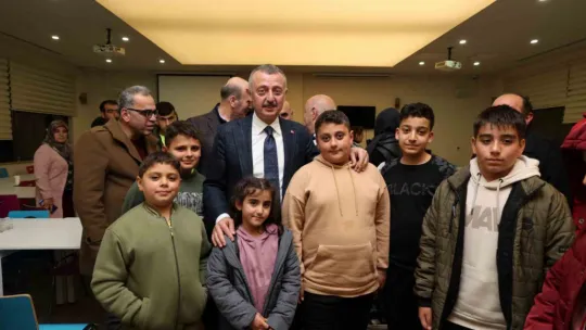 Büyükakın'dan depremzedelere: Bizim baş tacımızsınız