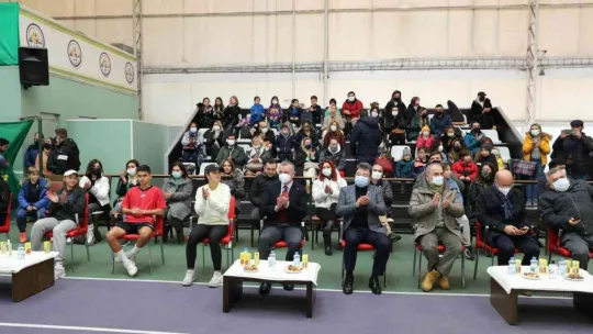 Büyükakın'dan tenis kortları müjdesi