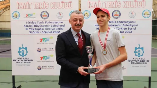 Büyükakın'dan tenis kortları müjdesi