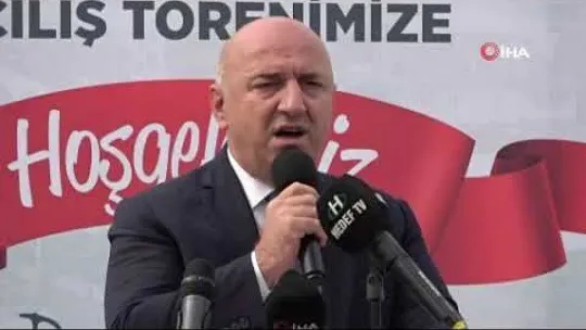 Başkan Büyükakın: 'İki tane heykeli açmak için 2 genel başkan, 4 büyükşehir belediye başkanı çağırıyorlar'
