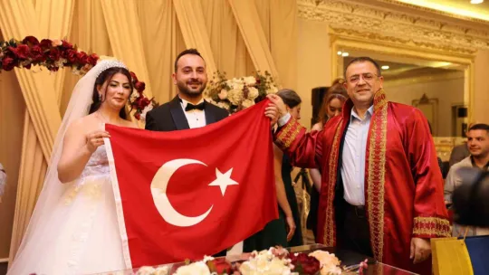 Başkan Gökçe ilk nikahını kıydı