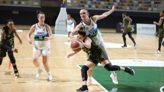 Başkan Hürriyet İzmit'in perilerine uğur getirmedi!