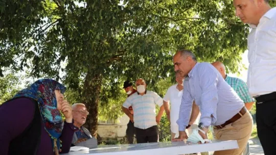 Başkan Söğüt köylere çıkarma yaptı