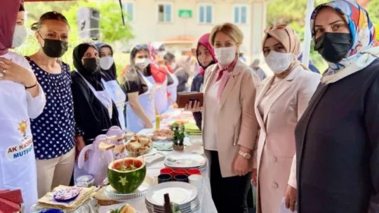 Bayat ekmekler çöpe gitmedi, 26 çeşit yemek yapıldı