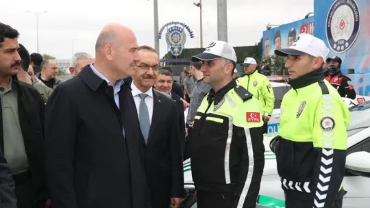 Bayram denetimlerine katılan Bakan Soylu'dan 'emniyet kemeri' uyarısı