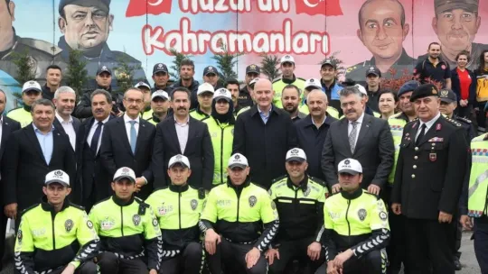 Bayram denetimlerine katılan Bakan Soylu'dan 'emniyet kemeri' uyarısı