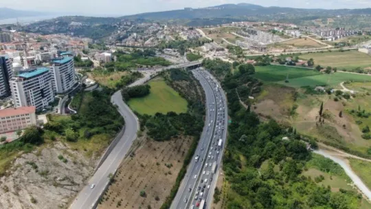 Bayram dönüşü zincirleme kaza TEM'i kilitledi!