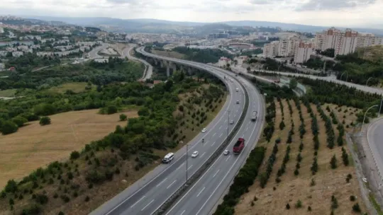Bayram tatilinin son gününde TEM'de akıcı trafik hakim!