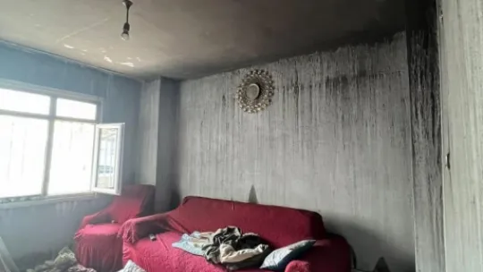 Bayram temizliği yapılan apartman dairesinde yangın