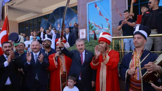 BBP lideri Destici: İslam İşbirliği Teşkilatı yardımlarla harekete geçmeli