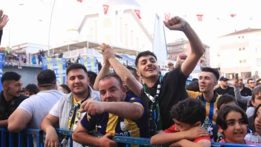 Şampiyonluk kutlamasında gergin anlar