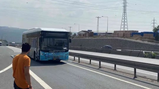 Belediye otobüsünde yangın paniği