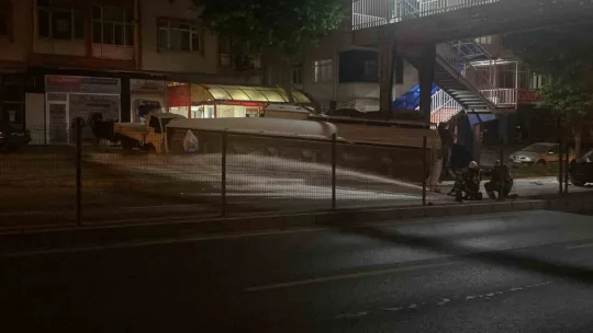 Benzin yüklü tanker kaza yaptı: D-130 kapatıldı, evler tahliye edildi
