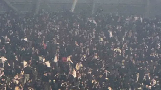 Beşiktaş tribünü karıştı!