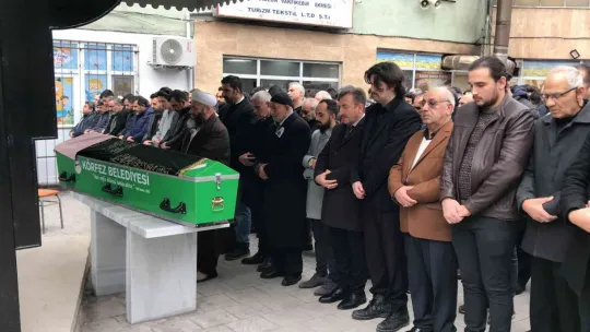 Beşinci kattan düşen öğretmen, son yolculuğuna uğurlandı