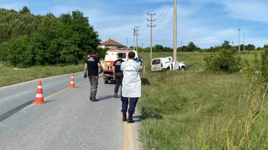 Beton direğe çarpan araç hurdaya döndü: 1 ölü, 1 yaralı