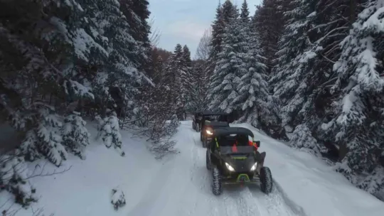 Beyaz örtünün keyfini UTV'lerle çıkardılar
