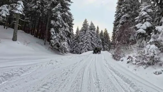 Beyaz örtünün keyfini UTV'lerle çıkardılar