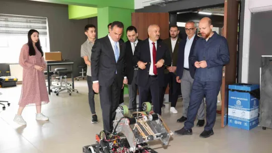 Bilal Erdoğan'dan Kocaeli'deki o merkeze ziyaret
