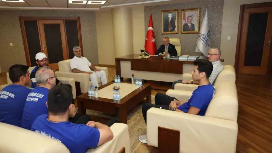 Bilek güreşinde Türkiye'nin ve Kocaeli'nin gururu oldular